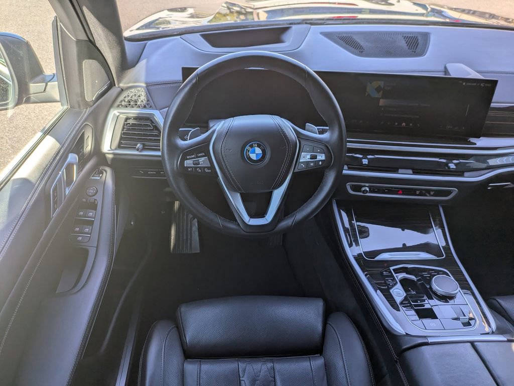 Used 2025 BMW X5 xDrive50e image 16