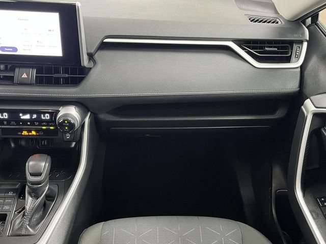 Used 2024 Toyota RAV4 XLE AWD/4WD image 18