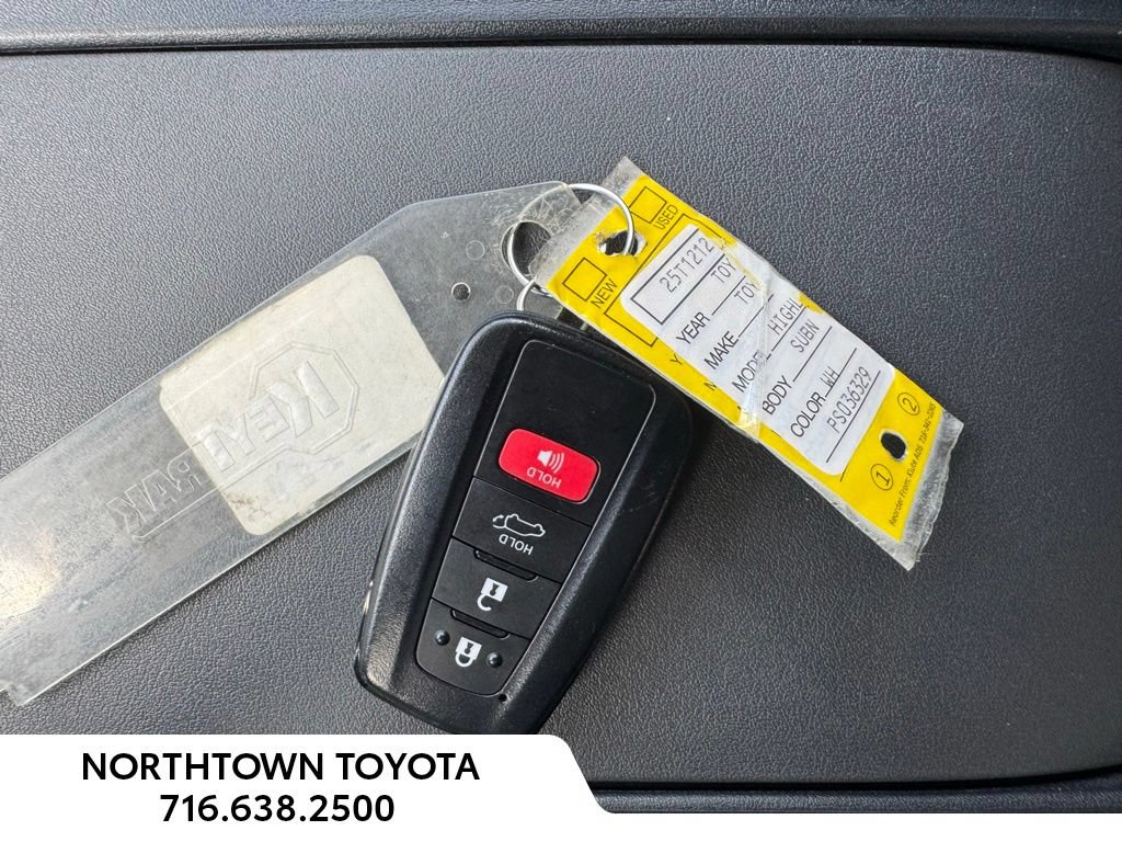 Used 2023 Toyota Highlander Platinum AWD/4WD image 26