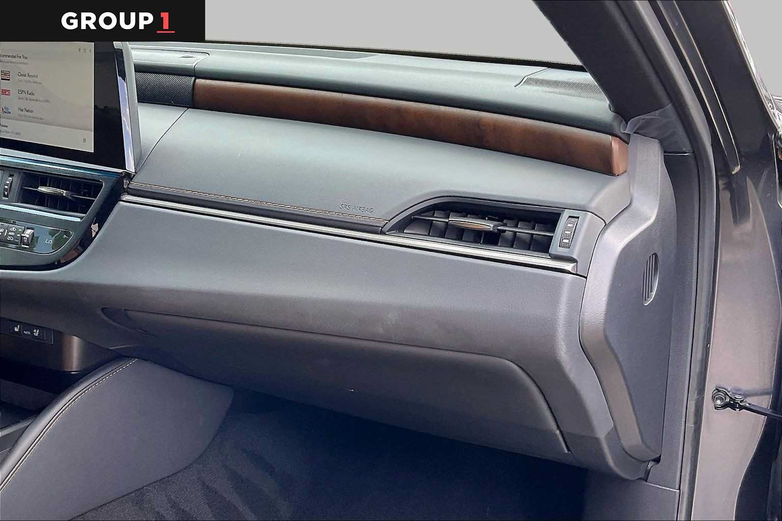 Used 2025 Lexus ES 350 w/ Premium Package FWD image 16