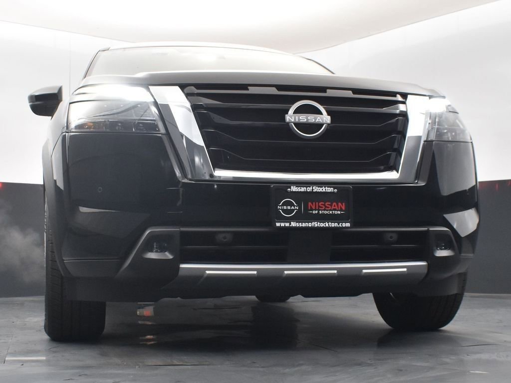 New 2025 Nissan Pathfinder SL image 39