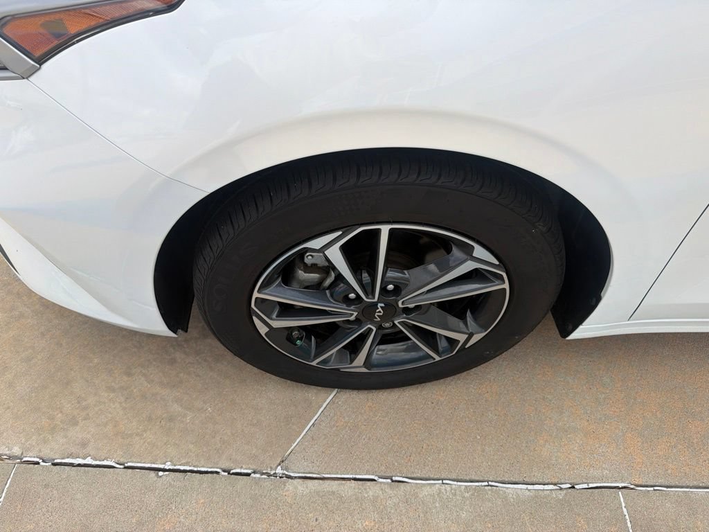 Used 2024 Kia Forte LXS w/ LXS Technology Package FWD image 19
