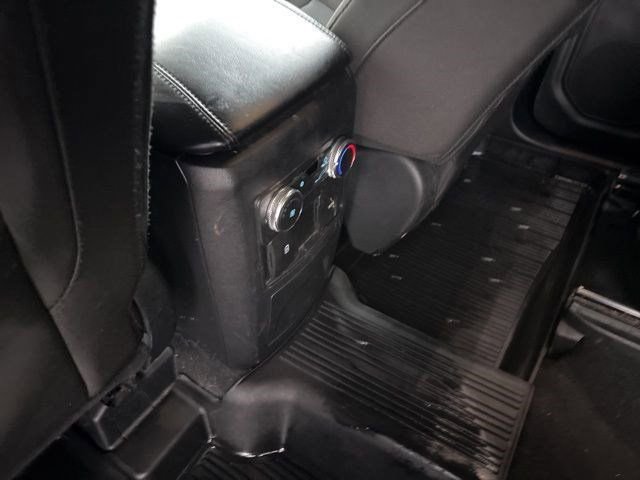 Used 2022 Ford Explorer XLT image 34