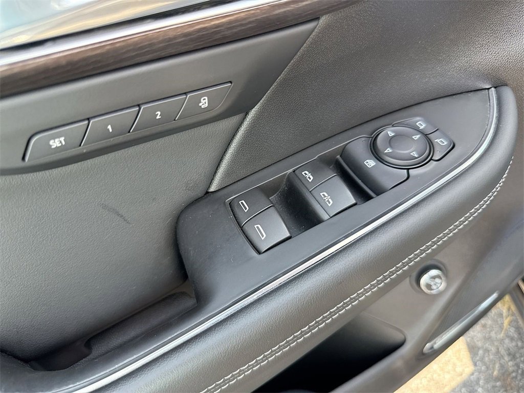 Used 2022 Buick Envision Avenir w/ Technology Package II image 13