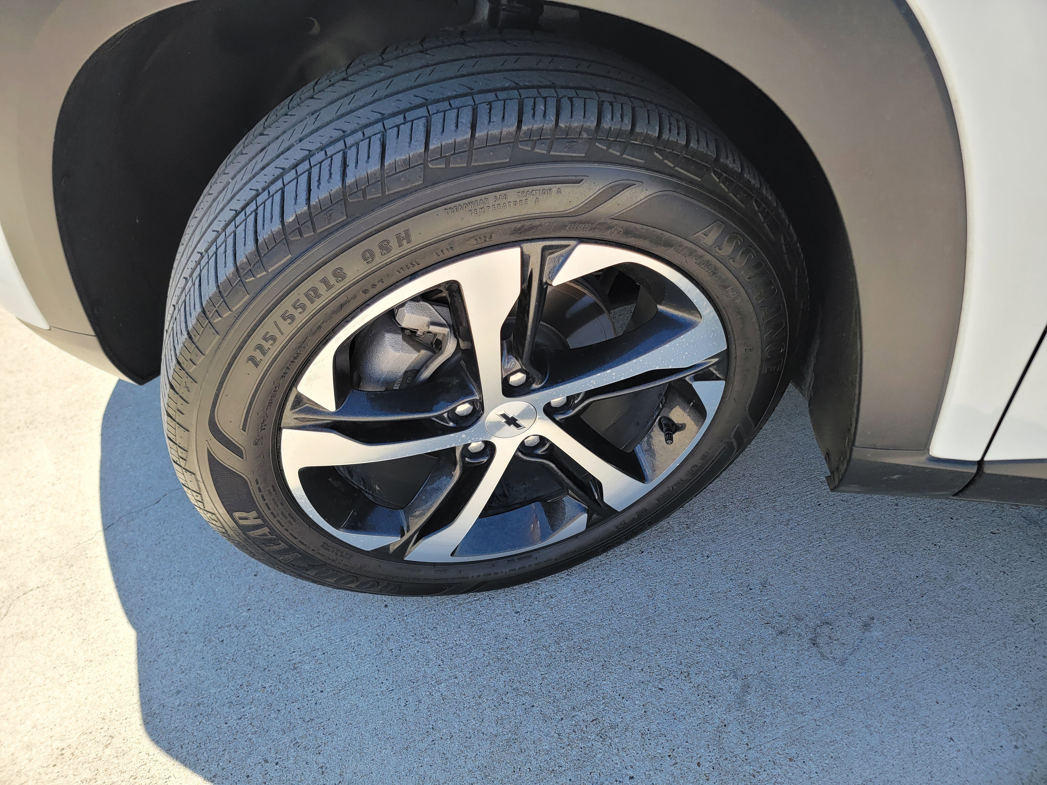 Used 2025 Chevrolet Trax RS w/ Driver Confidence Package image 9