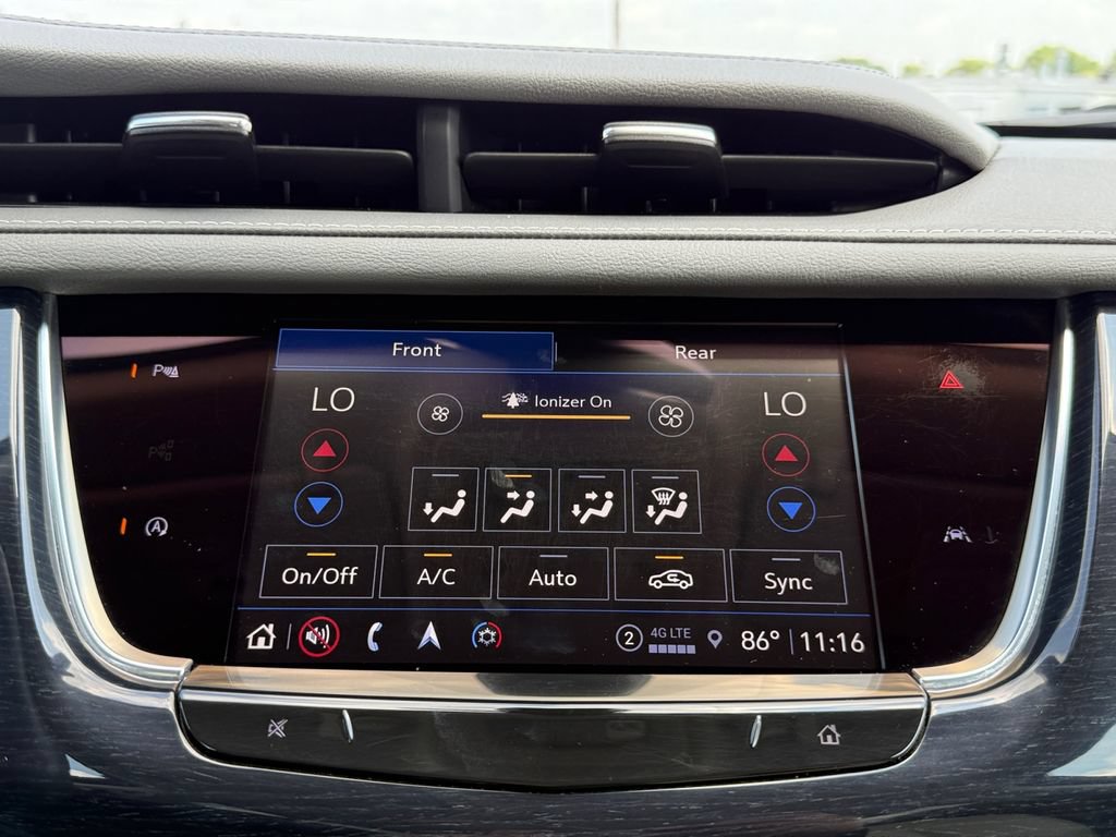 Used 2024 Cadillac XT6 Premium Luxury AWD/4WD image 17