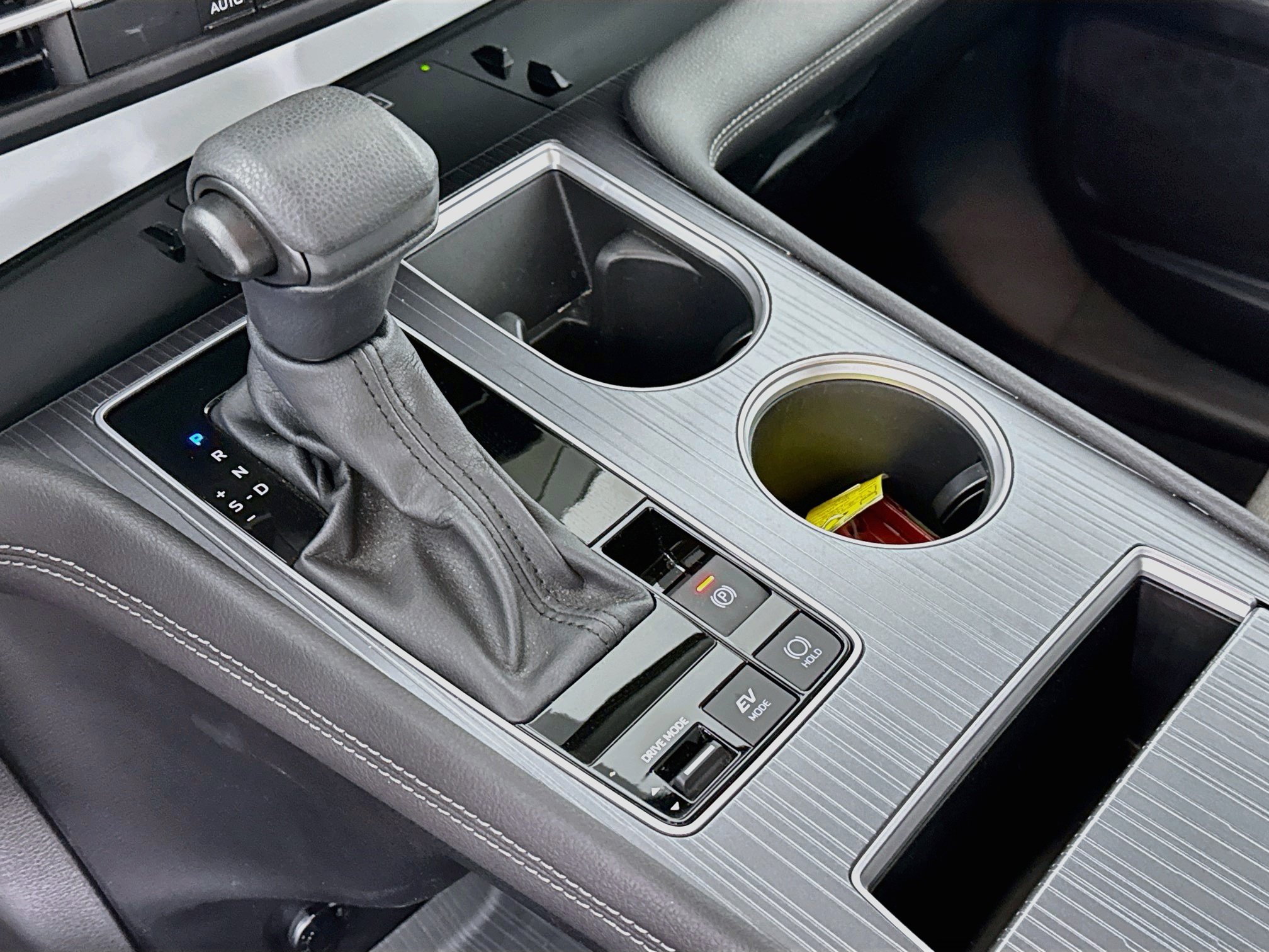 Certified 2025 Toyota Sienna LE FWD image 16