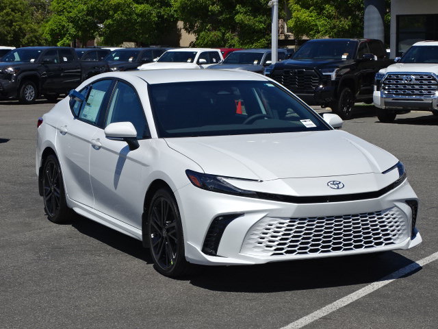 New 2026 Toyota Camry XSE AWD/4WD image 2