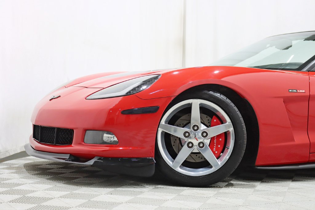 Used 2005 Chevrolet Corvette Convertible w/ Preferred Equipment Group RWD image 3