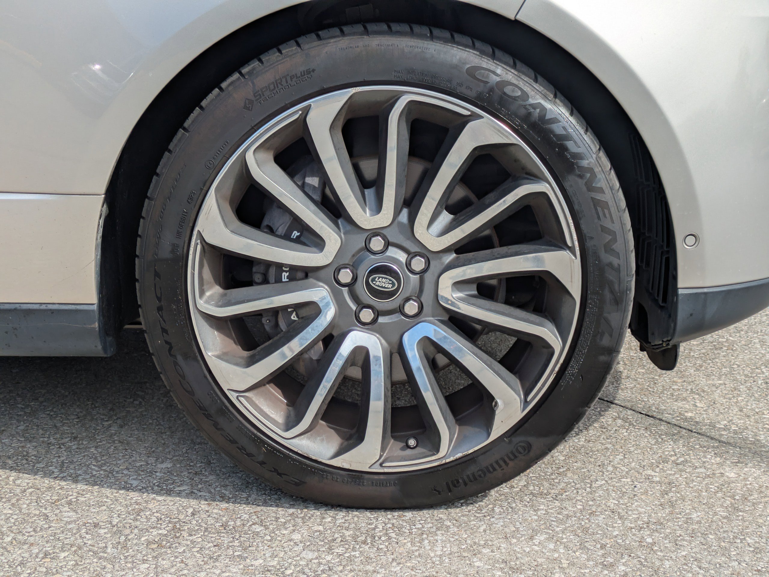 Used 2018 Land Rover Range Rover HSE image 11