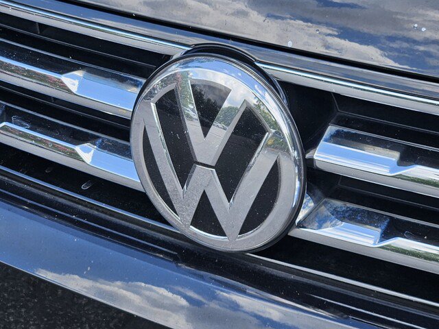 Used 2018 Volkswagen Tiguan S FWD image 32