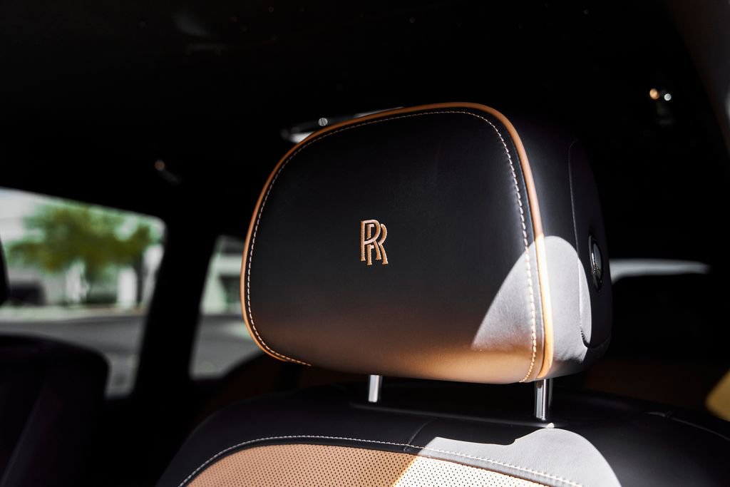 Used 2022 Rolls-Royce Cullinan Black Badge w/ Dark Exterior Package AWD/4WD image 52