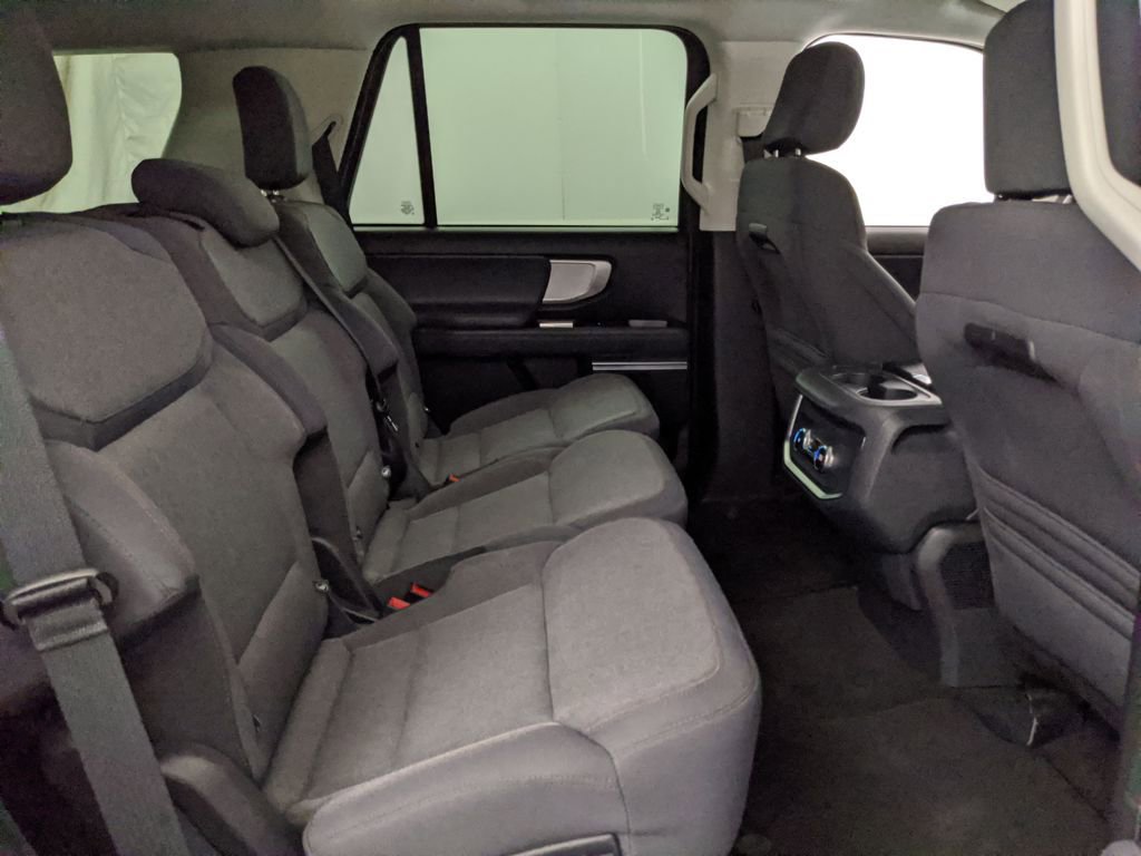 New 2025 Ford Expedition Active image 25