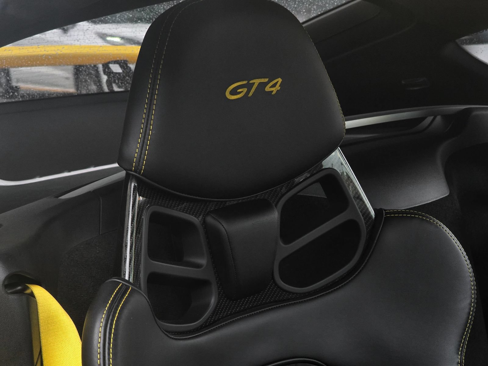 Used 2020 Porsche 718 Cayman GT4 RWD image 32