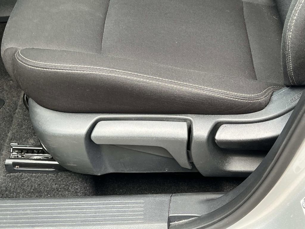 Used 2024 Nissan Rogue S image 14