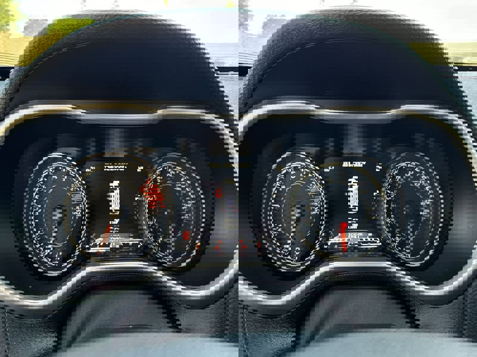 Used 2016 Jeep Cherokee Trailhawk w/ Comfort/Convenience Group image 30