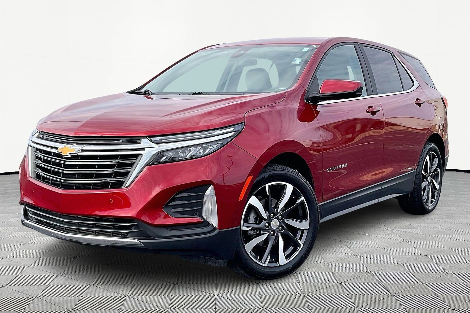 Used 2022 Chevrolet Equinox LT image 2