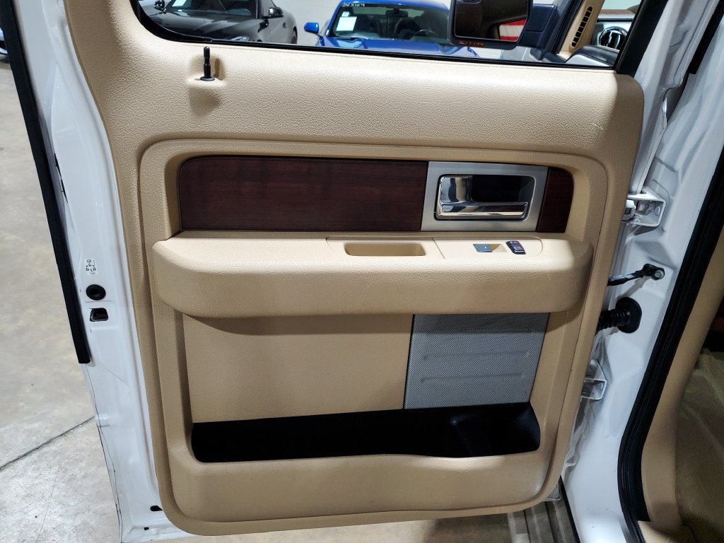 Used 2013 Ford F150 King Ranch w/ King Ranch Luxury Pkg AWD/4WD image 29
