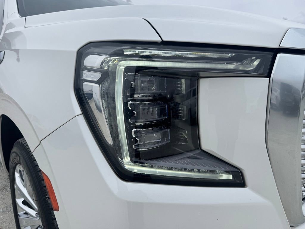 Used 2021 GMC Yukon Denali w/ Denali Premium Package image 9