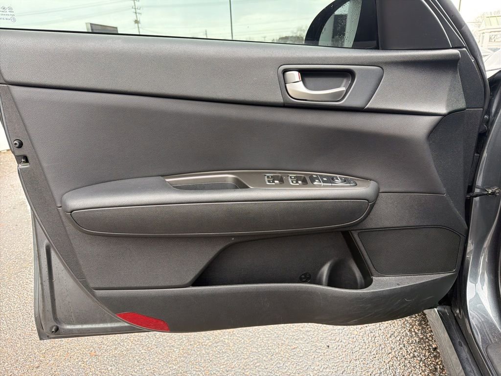 Used 2020 Kia Optima SE image 12