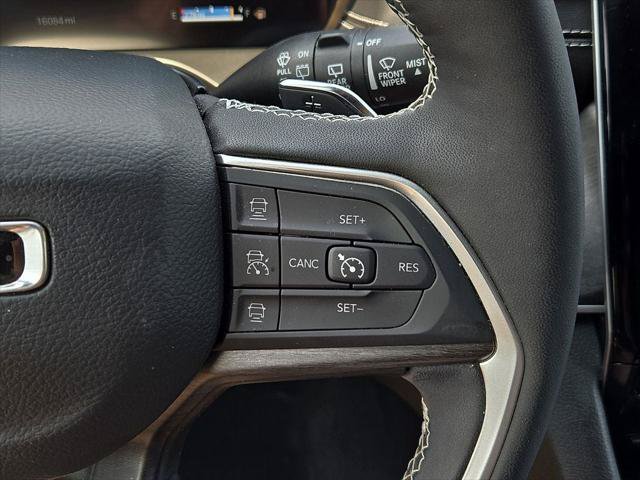Certified 2025 Jeep Grand Cherokee L Limited w/ Luxury Tech Group II AWD/4WD image 24