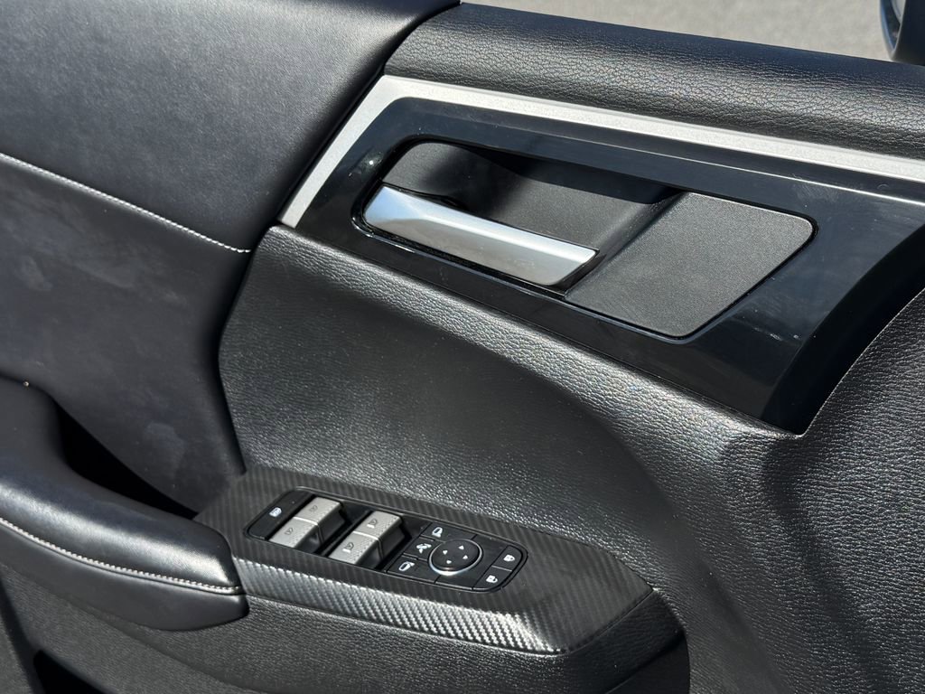 Used 2024 Mitsubishi Outlander SE image 34