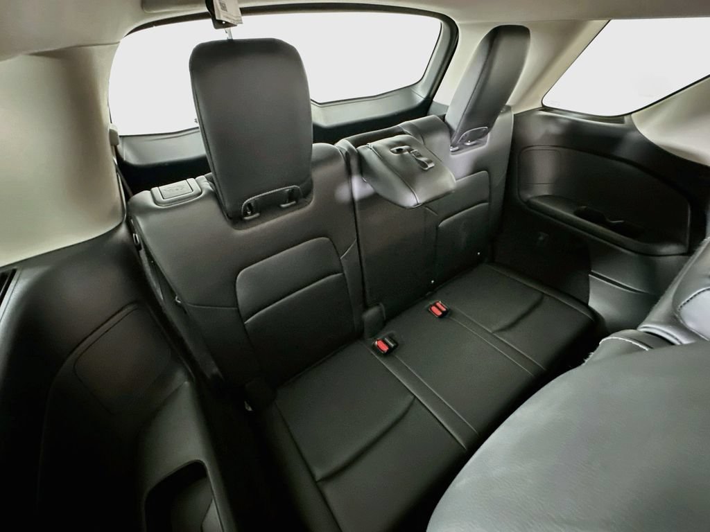 Used 2024 Nissan Pathfinder SL AWD/4WD image 37