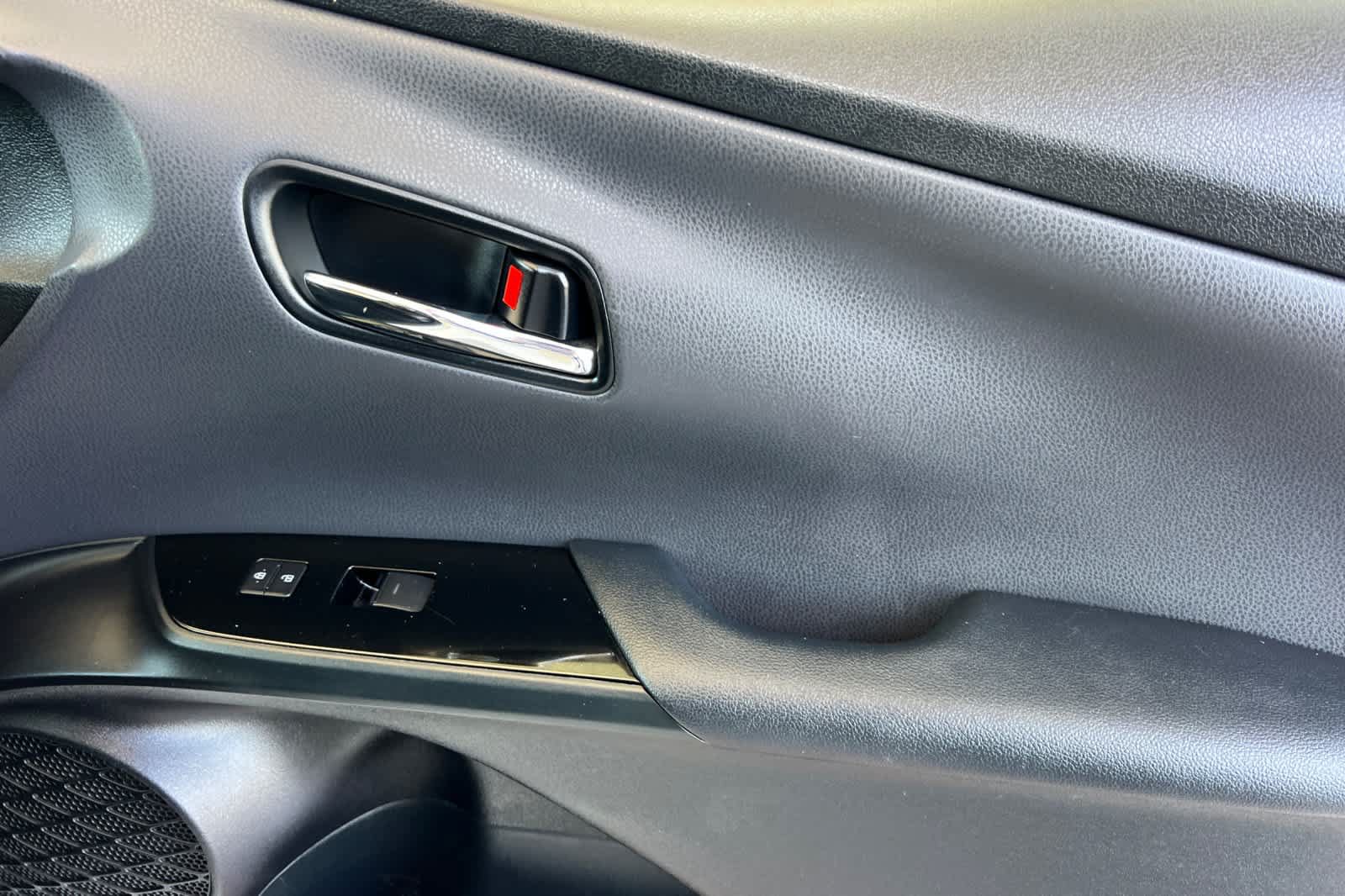 Certified 2022 Toyota Prius LE FWD image 18