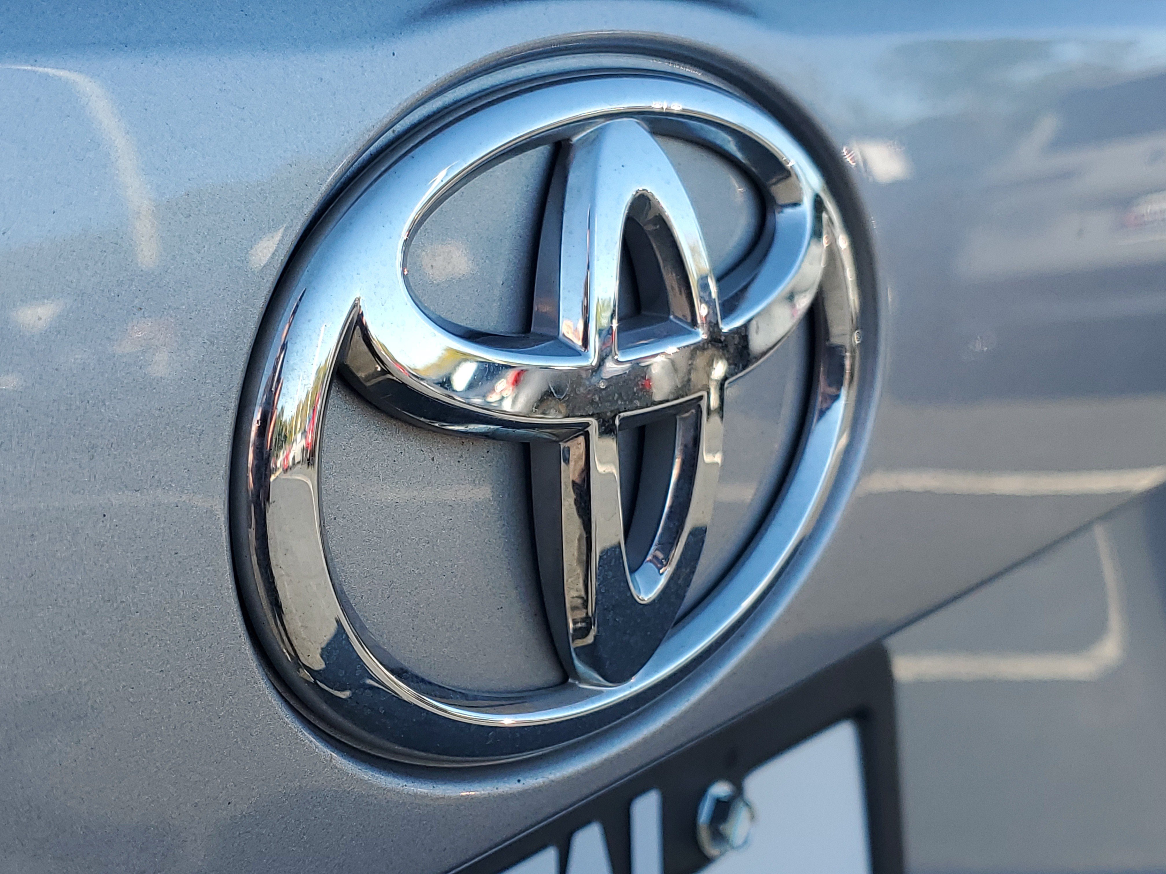 Certified 2025 Toyota RAV4 LE AWD/4WD image 8