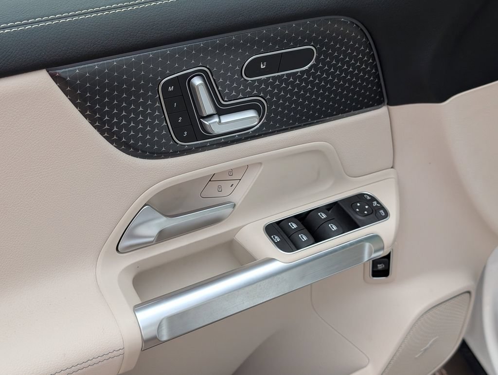 New 2026 Mercedes-Benz GLB 250 4MATIC image 25