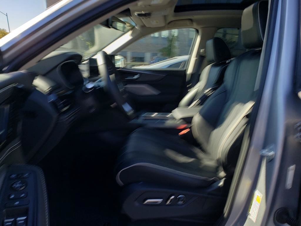 Certified 2026 Acura MDX w/ Advance Package AWD/4WD image 17