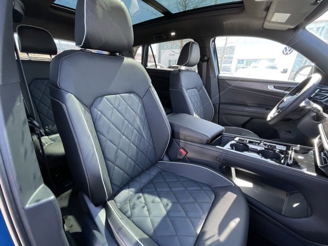 New 2025 Volkswagen Atlas Cross Sport SEL Premium R-Line image 28