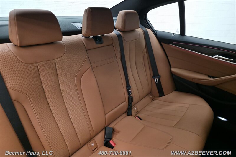 Used 2023 BMW 530i w/ Convenience Package RWD image 32