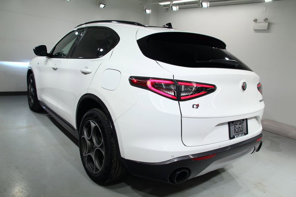 Used 2024 Alfa Romeo Stelvio Ti image 15