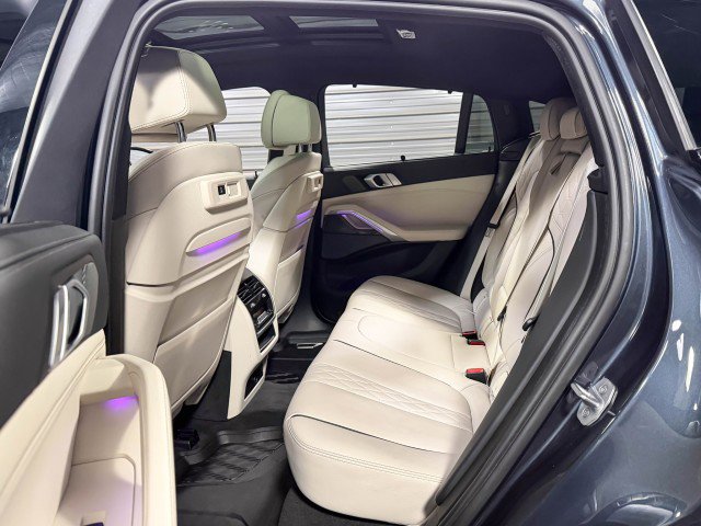 Used 2022 BMW X6 M50i w/ Executive Package image 17