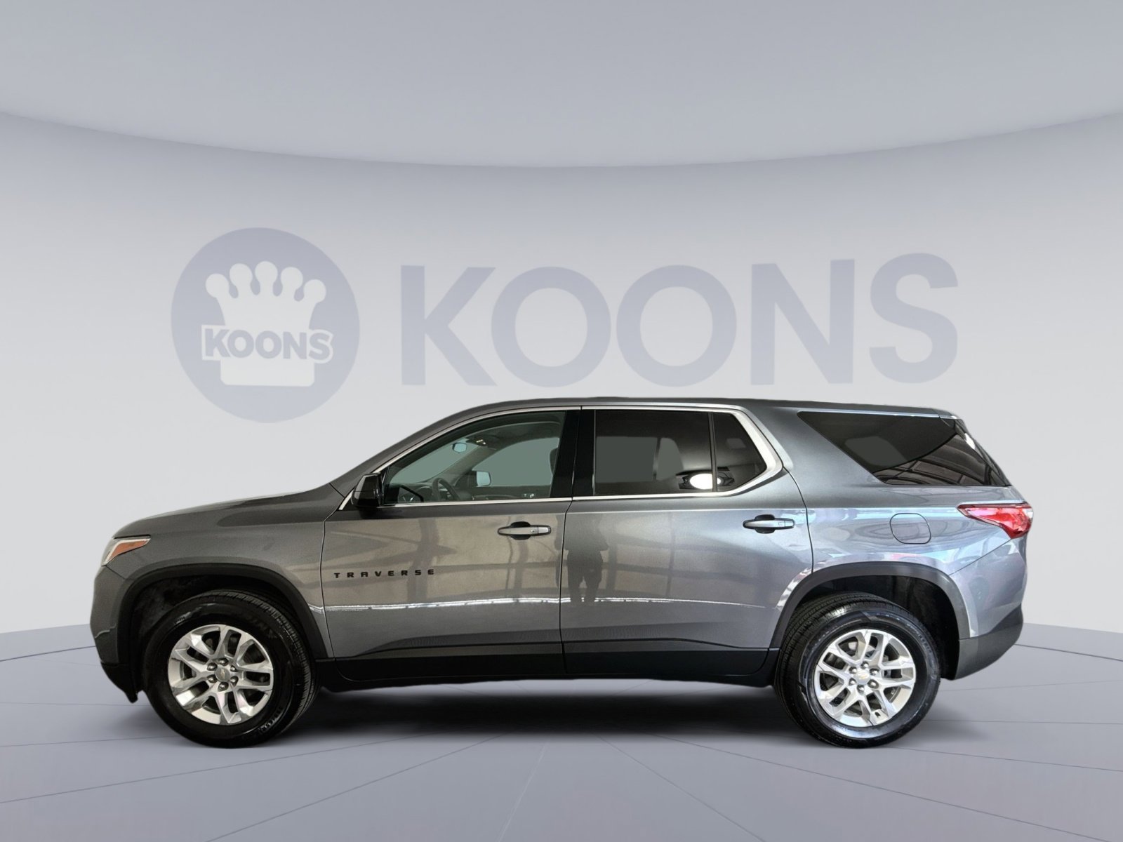 Used 2020 Chevrolet Traverse LS w/ LPO, Black Accent Package image 2