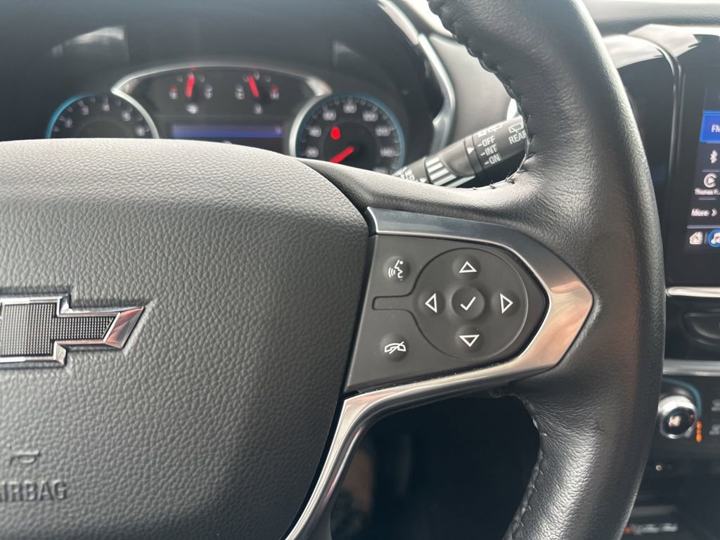 Used 2022 Chevrolet Traverse LT w/ Midnight/Sport Edition image 17