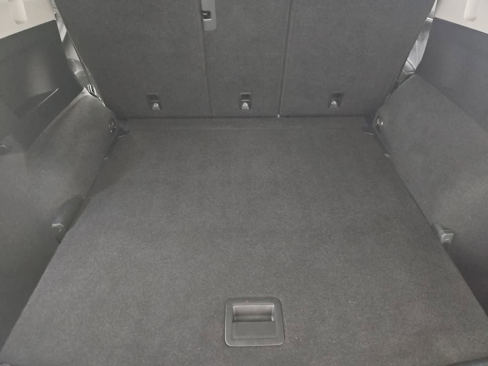 Certified 2022 Volkswagen Tiguan SE image 32