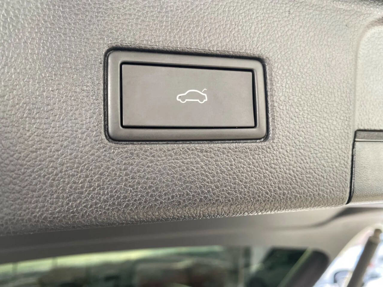 Used 2022 Volkswagen Atlas SE w/ Panoramic Sunroof Package image 32