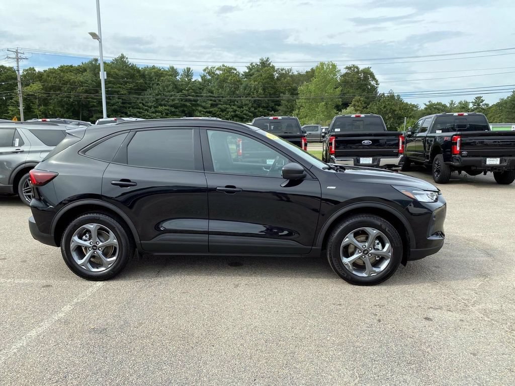 Used 2026 Ford Escape ST-Line AWD/4WD image 2