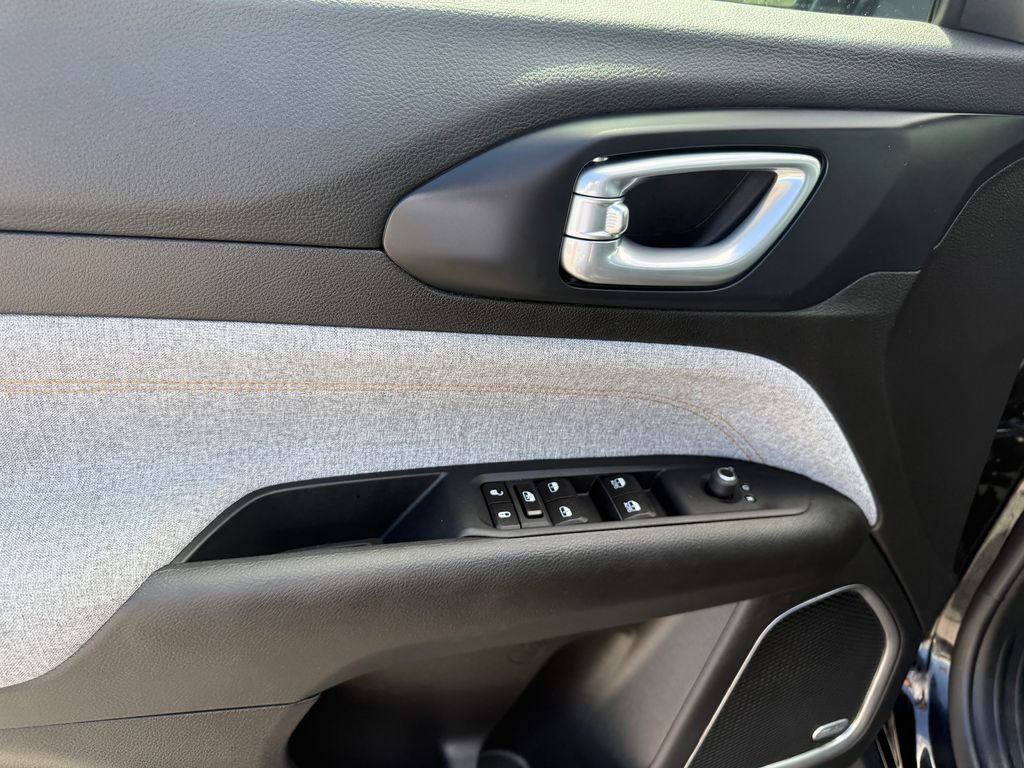 New 2026 Jeep Compass Latitude AWD/4WD image 5