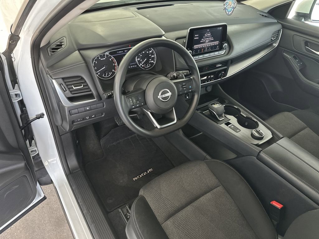 Used 2024 Nissan Rogue SV AWD/4WD image 12