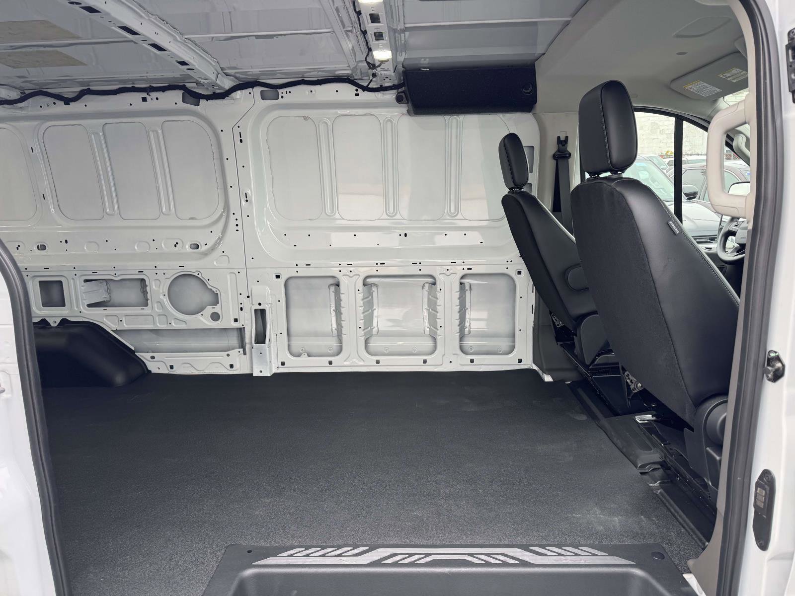 Used 2024 Ford Transit 250 Low Roof RWD image 10