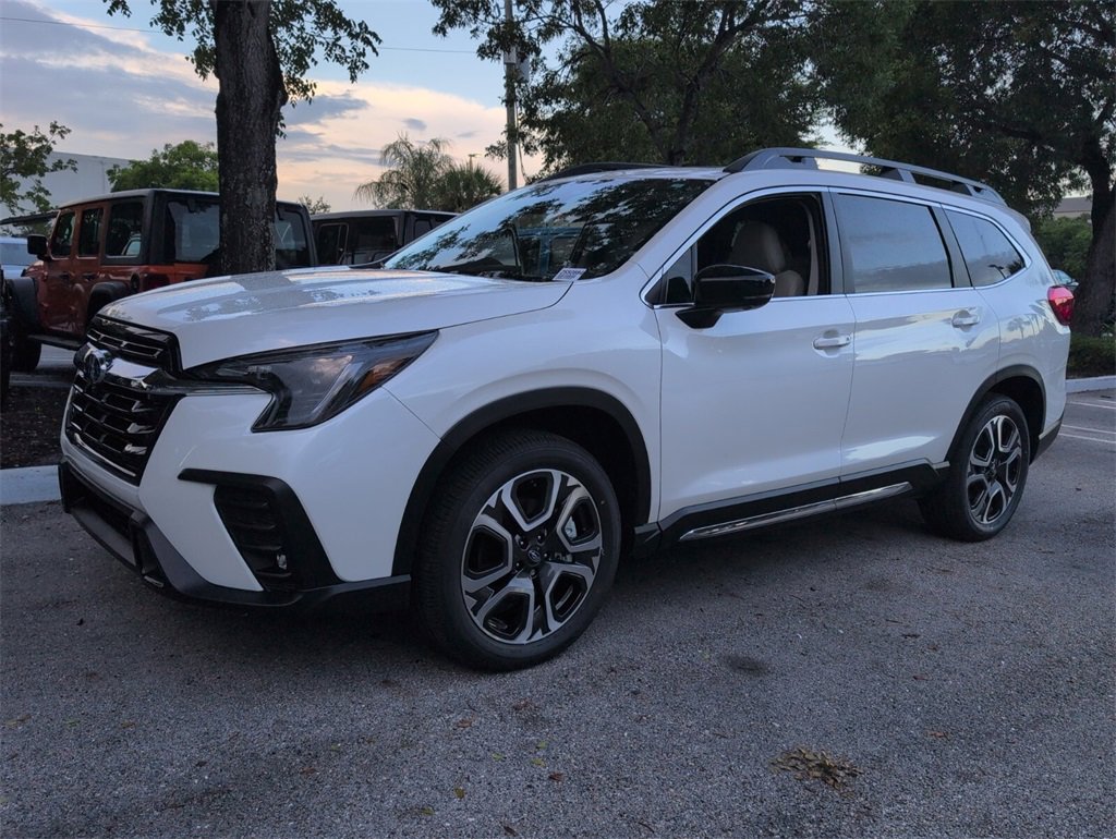 New 2025 Subaru Ascent Limited image 4