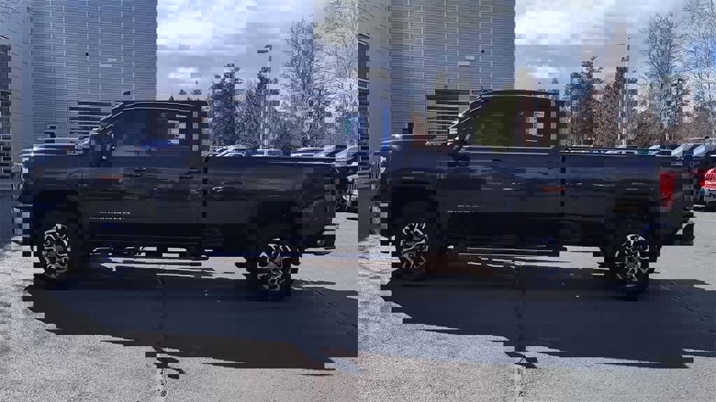 Used 2025 GMC Sierra 3500 SLE w/ SLE Value Package image 5