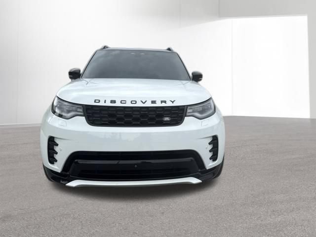 Used 2024 Land Rover Discovery Dynamic SE AWD/4WD image 2