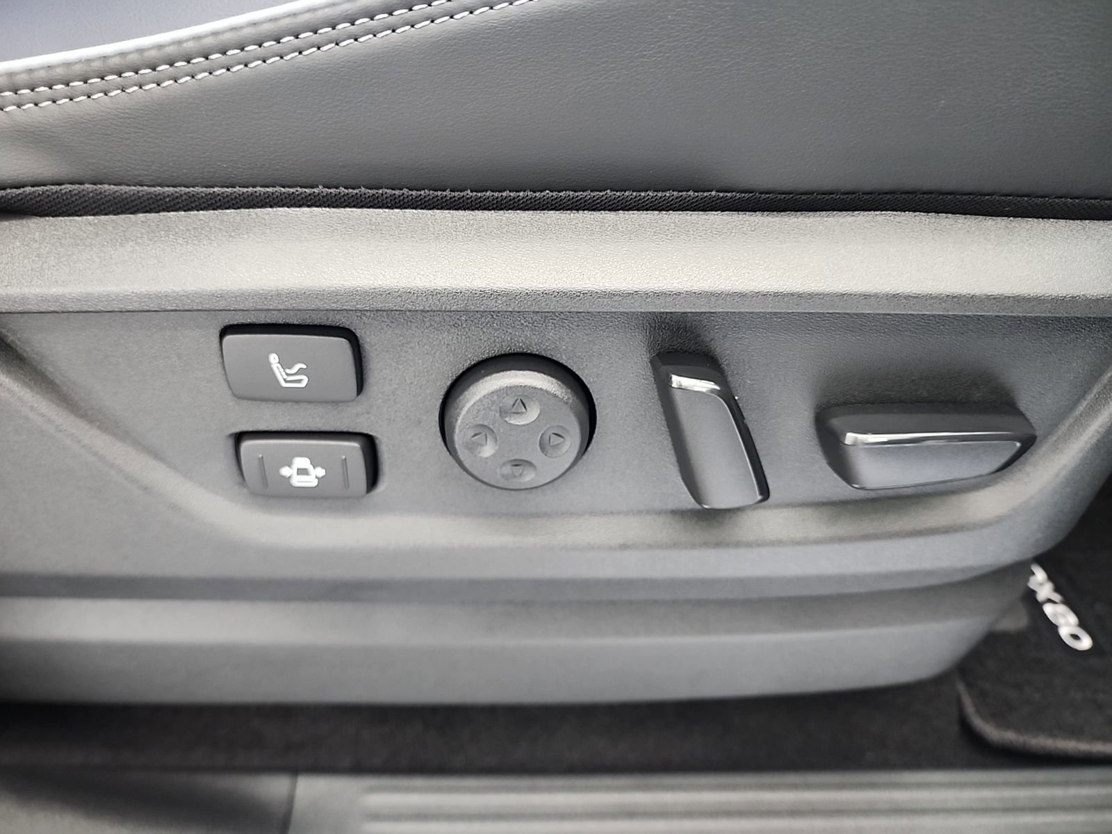 New 2026 INFINITI QX80 4WD image 11