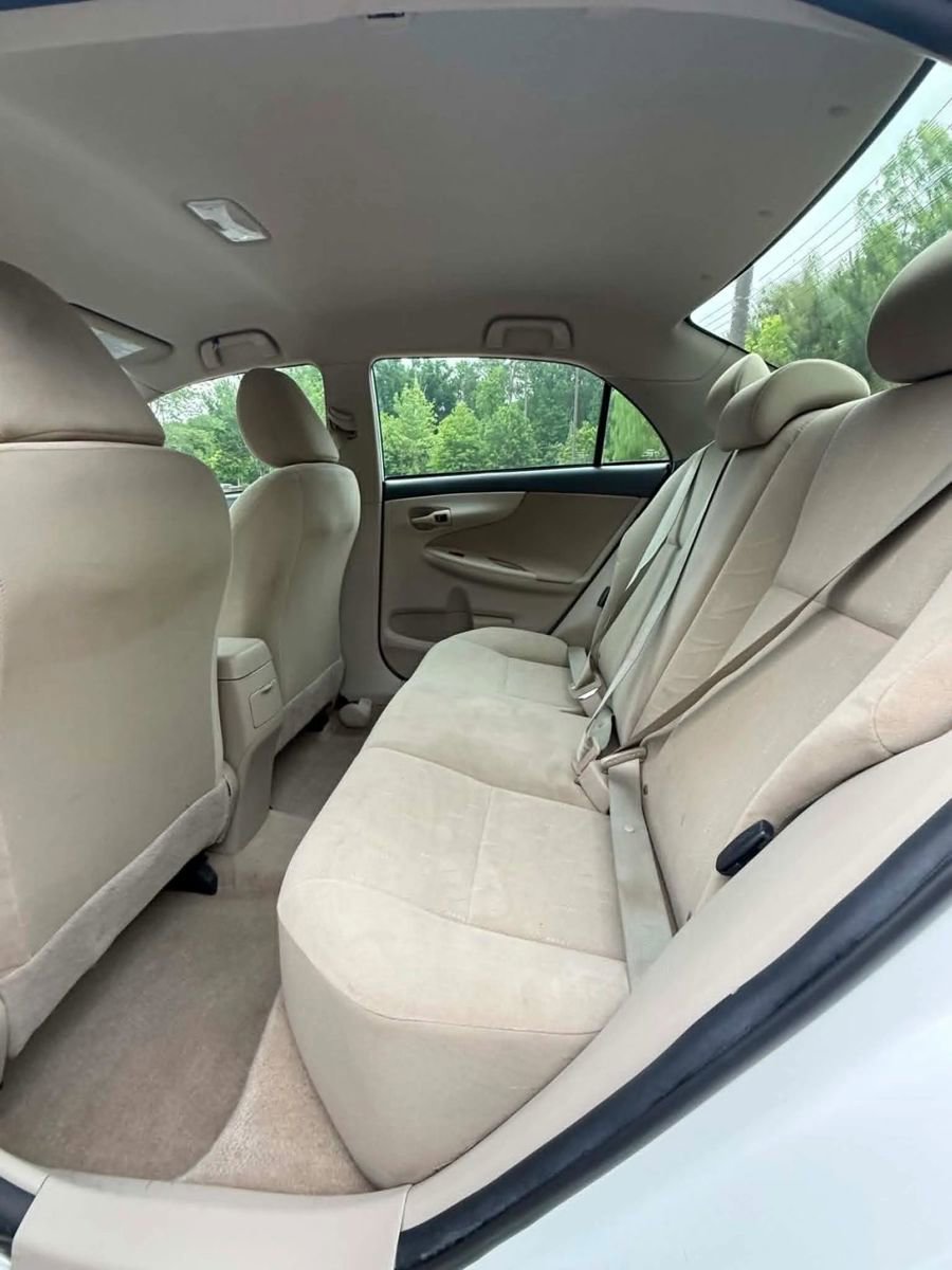 Used 2012 Toyota Corolla L FWD image 5