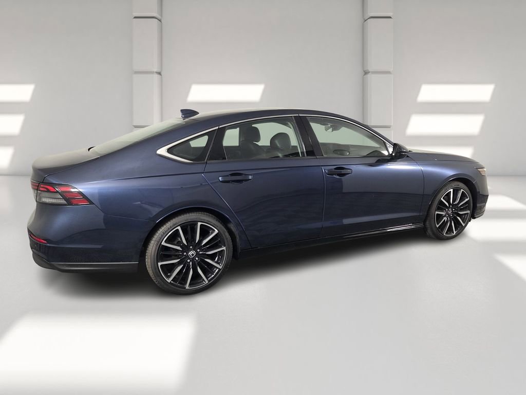 Used 2023 Honda Accord Touring image 5