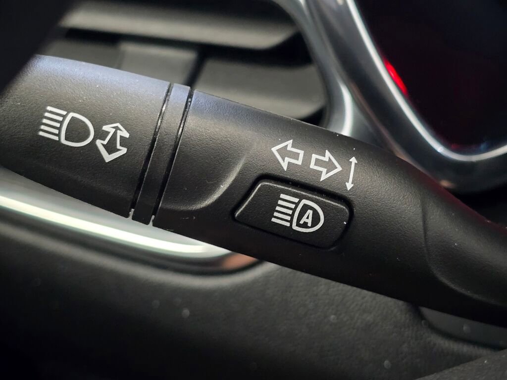 Used 2020 Chevrolet Equinox LS image 43